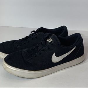 EUC Nike Black and White‎ Canvas Sneakers